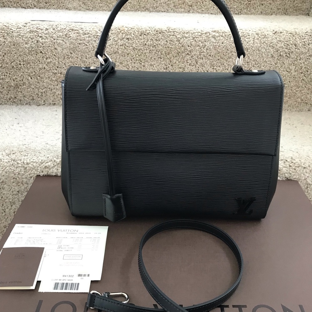 Louis Vuitton Cluny MM - Epi Leather, Black